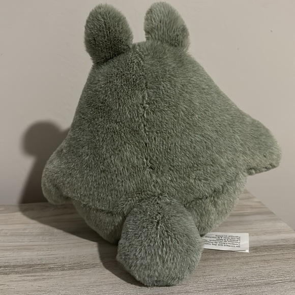 7” Totoro Plushie - Picture 2 of 4